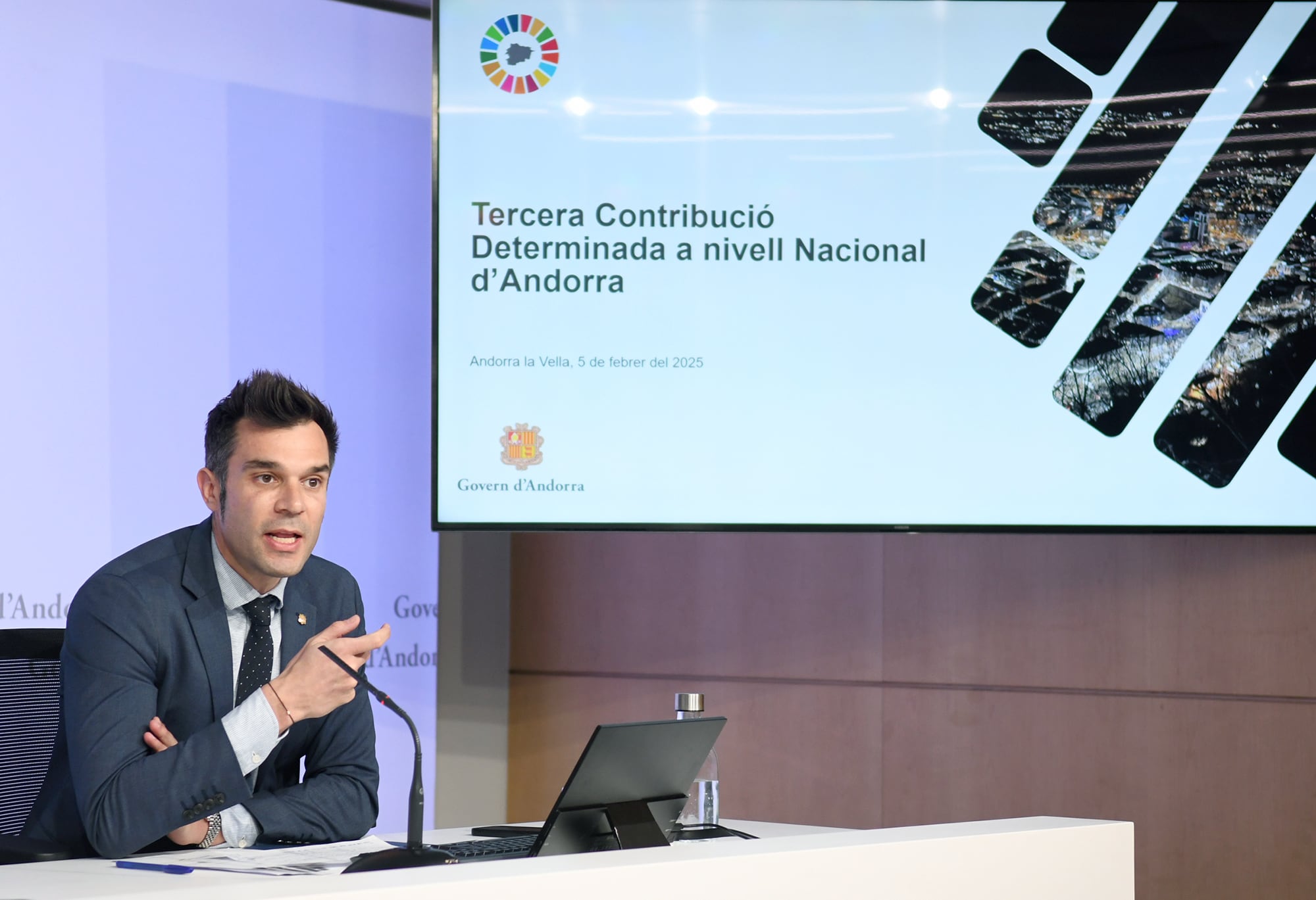 El secretari d&#039;Estat de Transició Energètica, Transports i Mobilitat, David Forné, ha presentat la tercera Contribució Determinada a nivell Nacional per reduir els gasos d&#039;efecte hivernacle