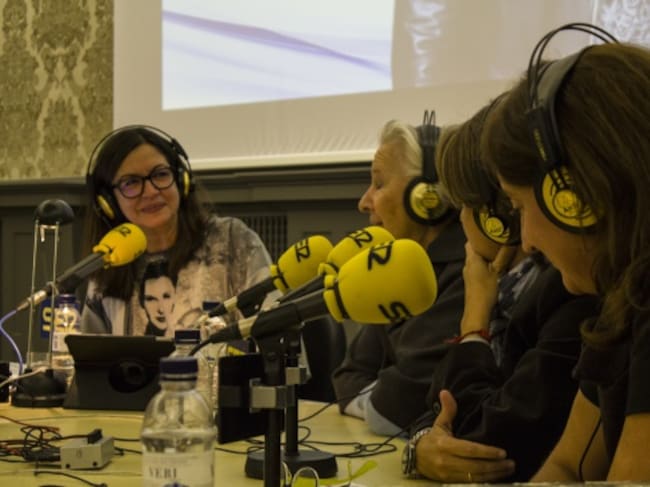 La viuda de Labordeta, Juana de Grandes, y sus hijas Ángela y Paula, han explicado la parte menos conocida del aragonés.