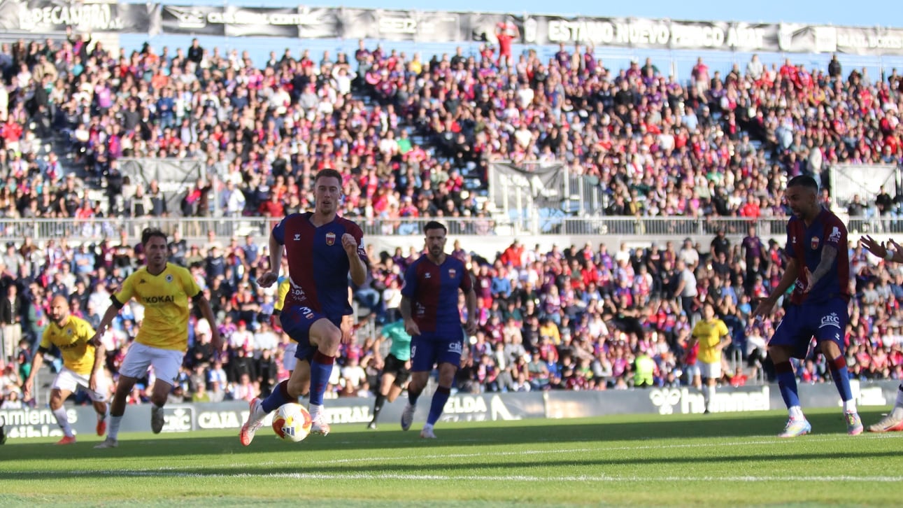 El Eldense se centra en la liga para ascender posiciones