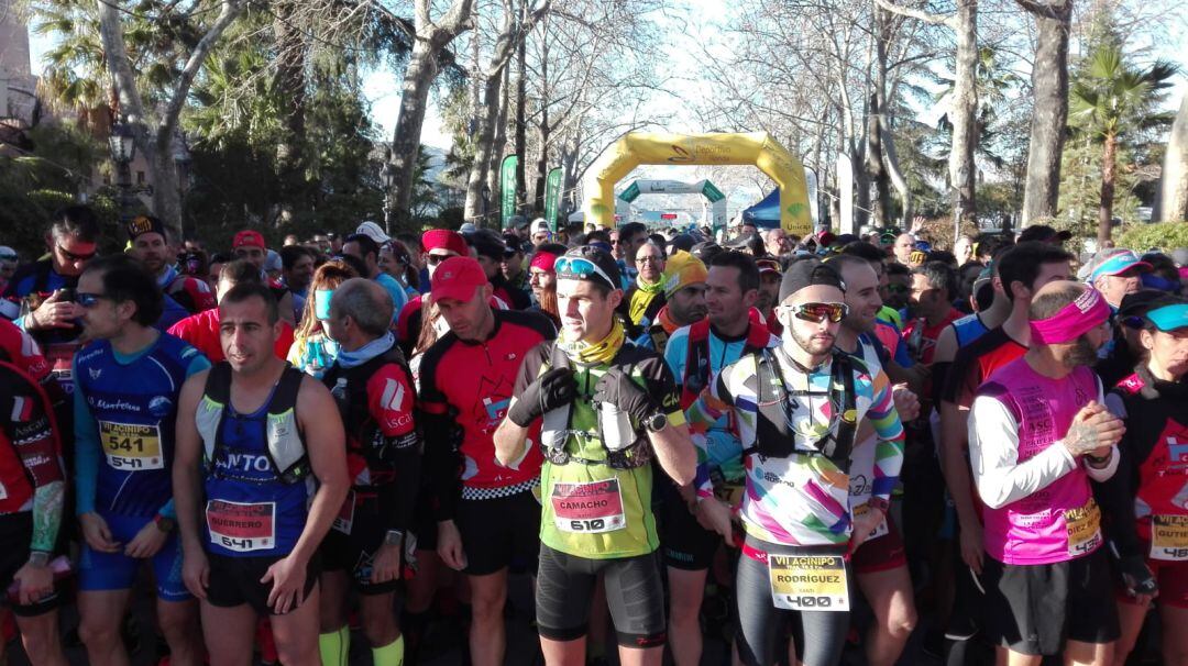 Salida de marchadores en el paseo central de la Alameda del Tajo