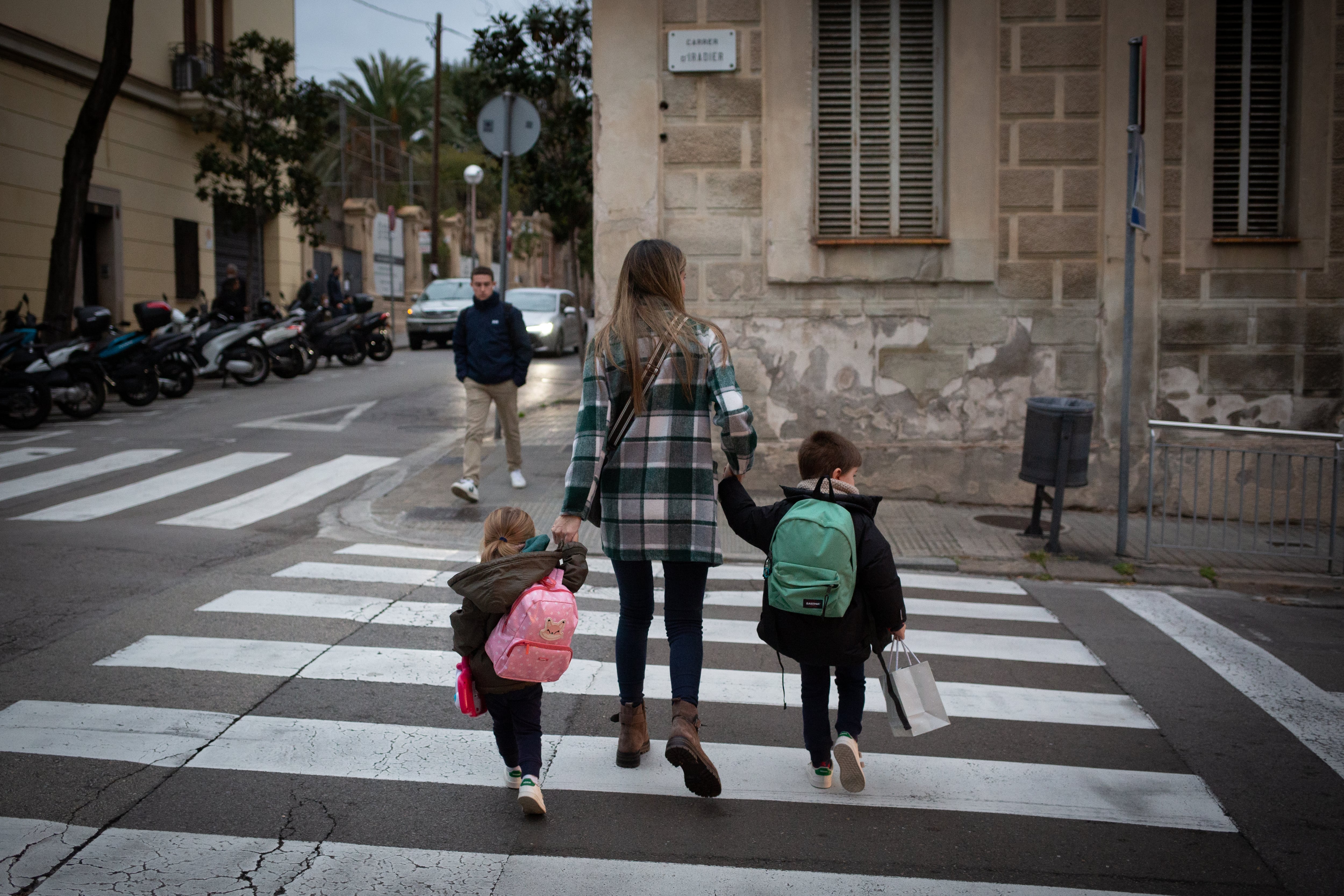 La vuelta al cole se acerca con subidas de precios previstas que pueden llegar hasta el 30%, según diversos estudios.