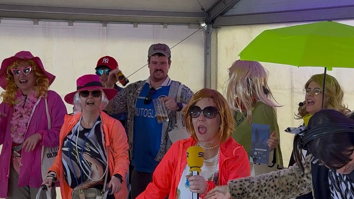 Welcome to Coruña: el ‘Costa Monelos’ revoluciona el Martes de Entroido