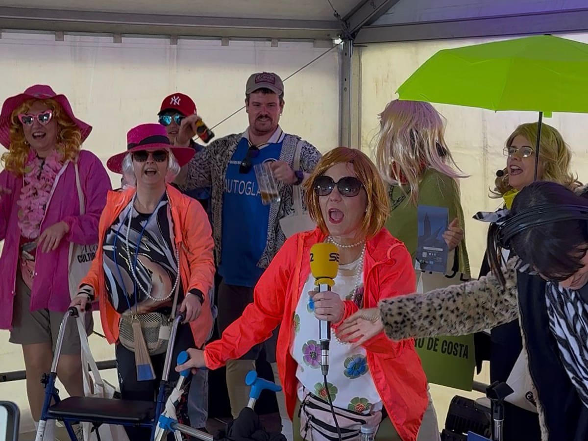 Welcome to Coruña: el ‘Costa Monelos’ revoluciona el Martes de Entroido