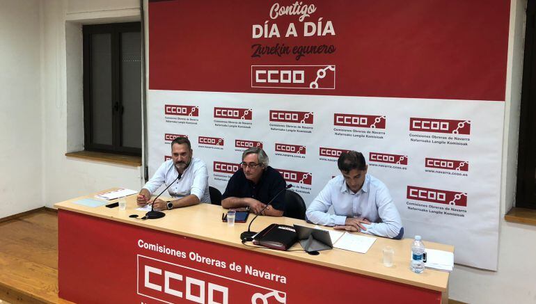 Javier Ojer, Chema Ferrer y Cecilio Aperte, de la sección sindical de CCOO