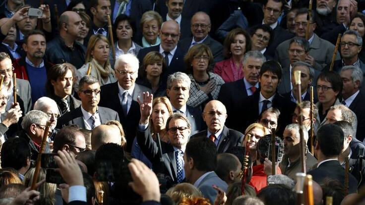 La firma de Àngels Barceló: Cuando en Cataluña sólo se responde con la justicia y sin política