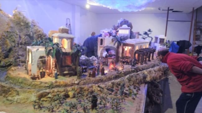 Imagen del Belén montado en un local de la calle José María Pemán, 6 en Elda