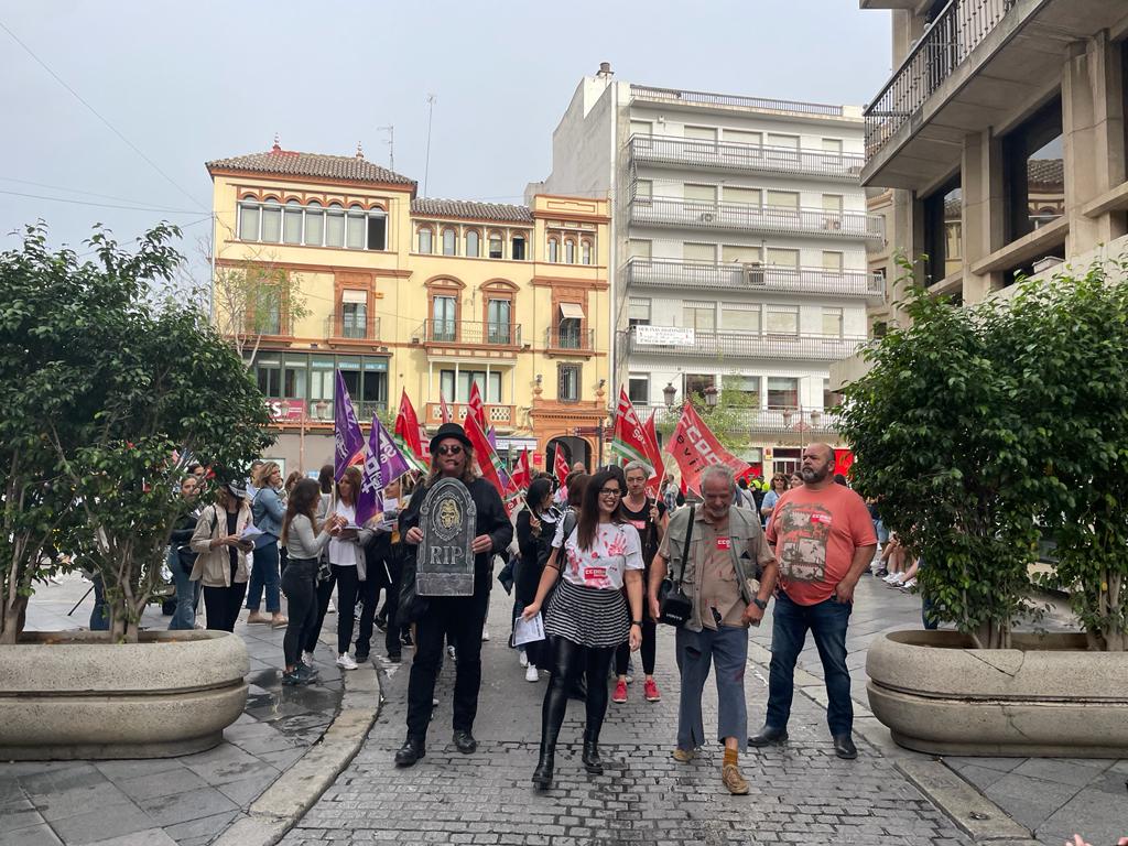 Manifestación del sector del comercio convocada por CCOO desde La Campana/ Redacción