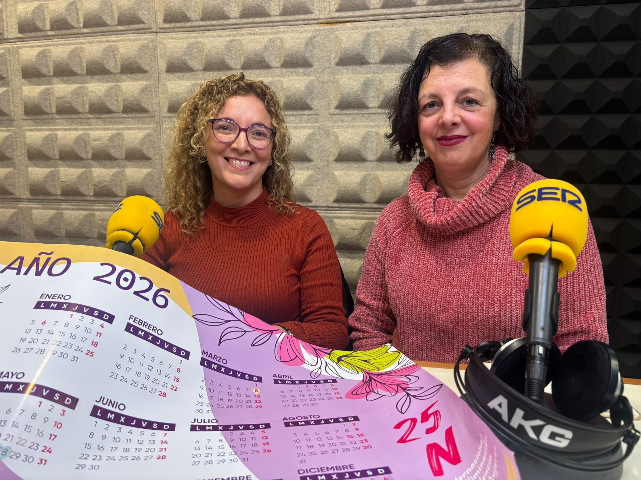 Maritina Gamero y Dunia Deniz, técnica de igualdad y psicóloga del Centro Municipal de Información a la Mujer de Morón