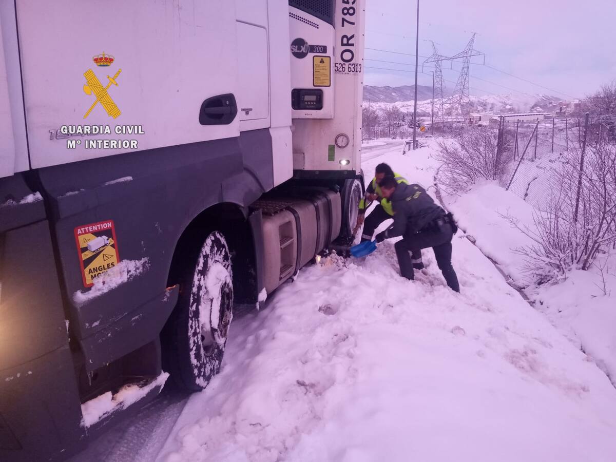 La Guardia Civil ha realizado esta semana más de 230 auxilios en las carreteras de la provincia de Huesca