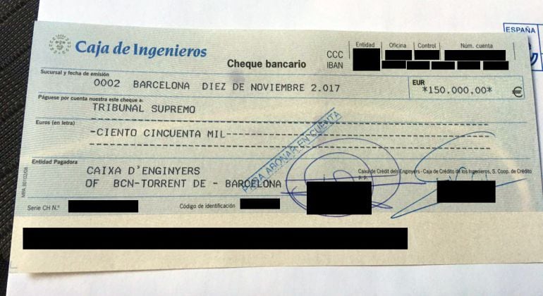 El cheque por 150.000 euros que da la libertad a Forcadell. La SER ha confirmado que se ha pagado todo con la caja de solidaridad de ANC y Òmnium.