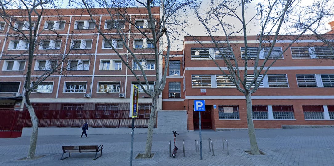 Fachada del Colegio Obispo Perelló en Madrid, donde un profesor detenido por presuntos delitos sexuales daba clase