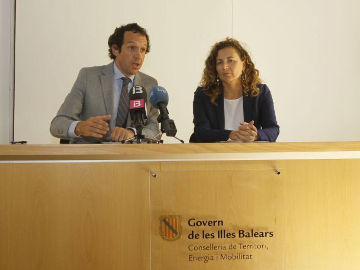 Canarias y Baleares piden a Fomento 40 millones más para transporte marítimo