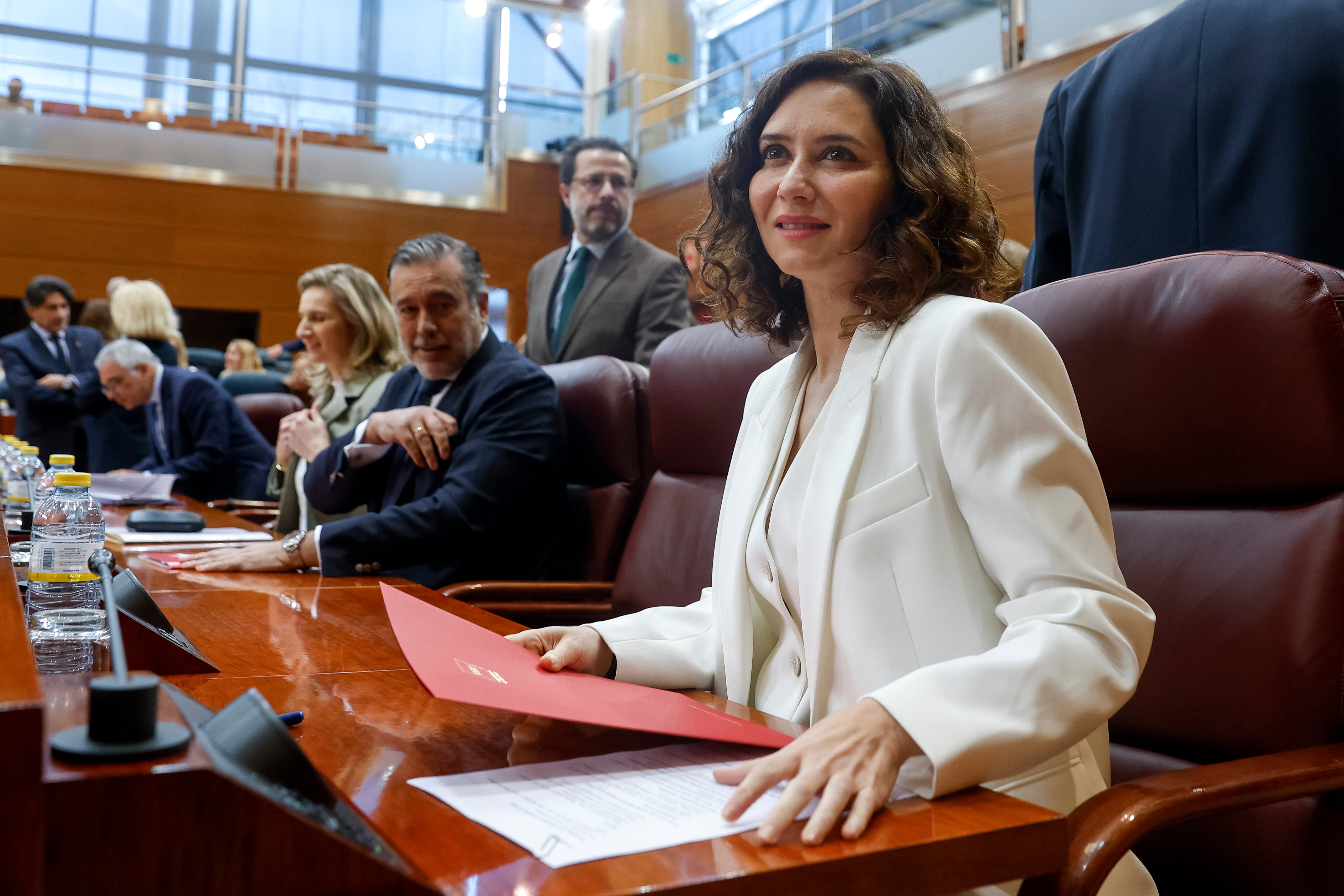 MADRID, 16/03/2023.-La presidenta de la Comunidad de Madrid Isabel Díaz Ayuso, durante el pleno de la Asamblea de Madrid, el pasado jueves.-EFE/Daniel González