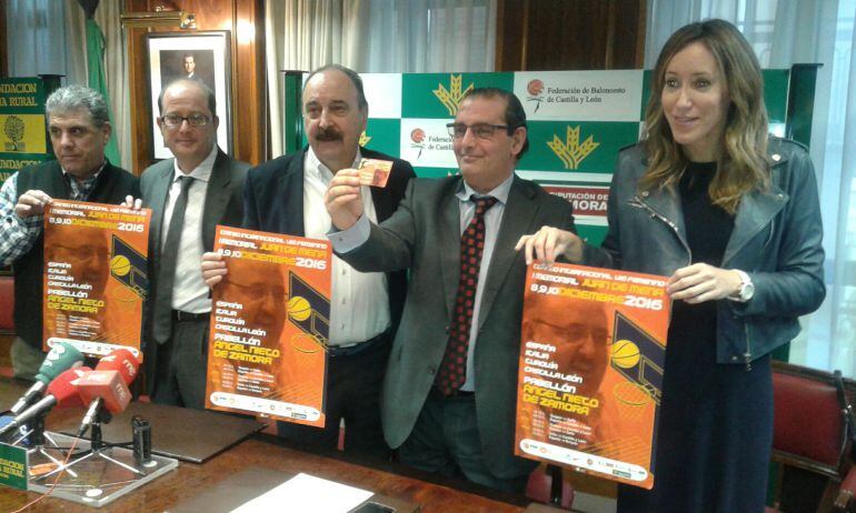 Presentación del I Memorial Juan de Mena en la sede de Caja Rural de Zamora