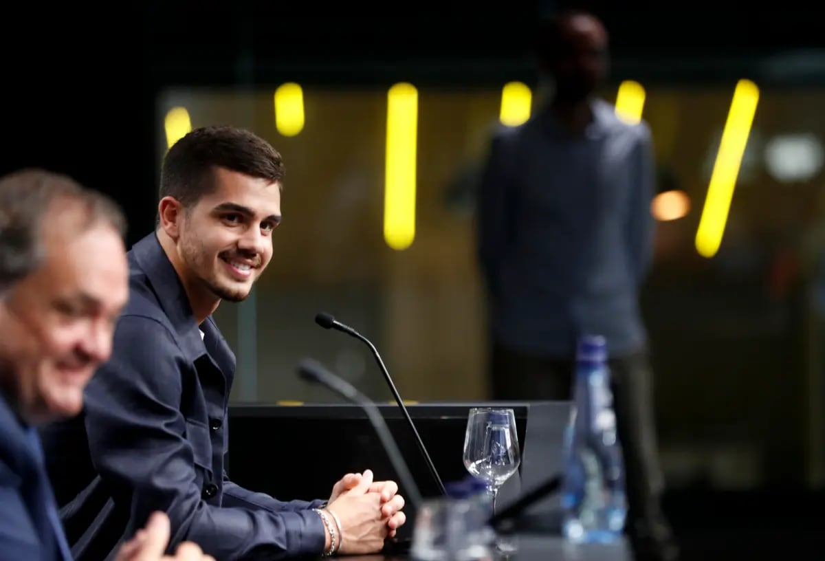 André Silva sonríe en su presentación con la Real.