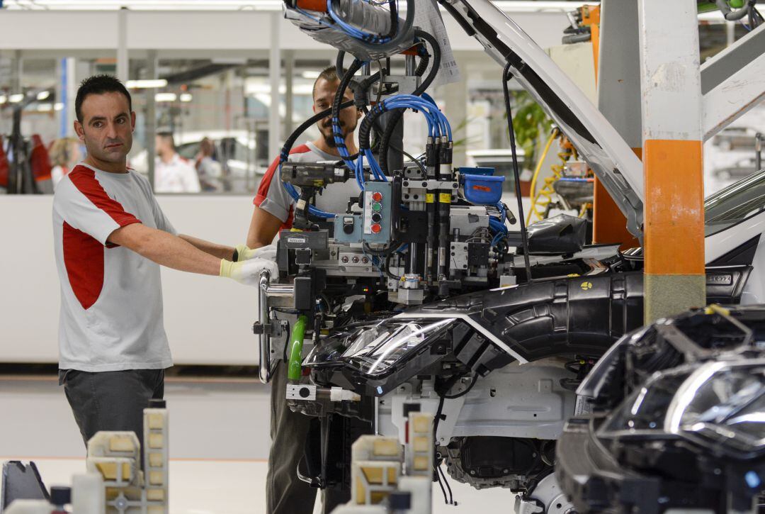 Trabajadores de Seat en su planta de Martorell (Barcelona).