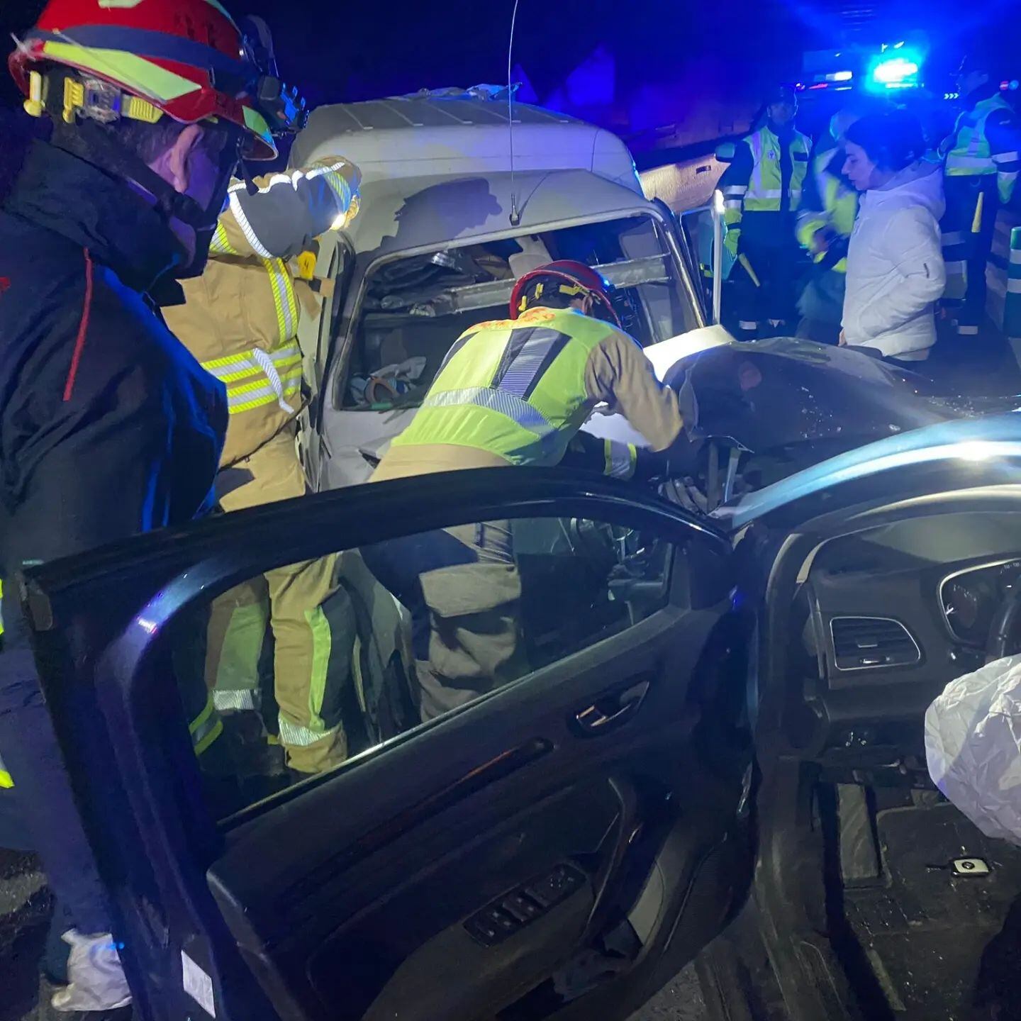 Imagen del accidente de tráfico entre dos vehículos en la N-401, ocurrido en la tarde-noche de este martes en Toledo