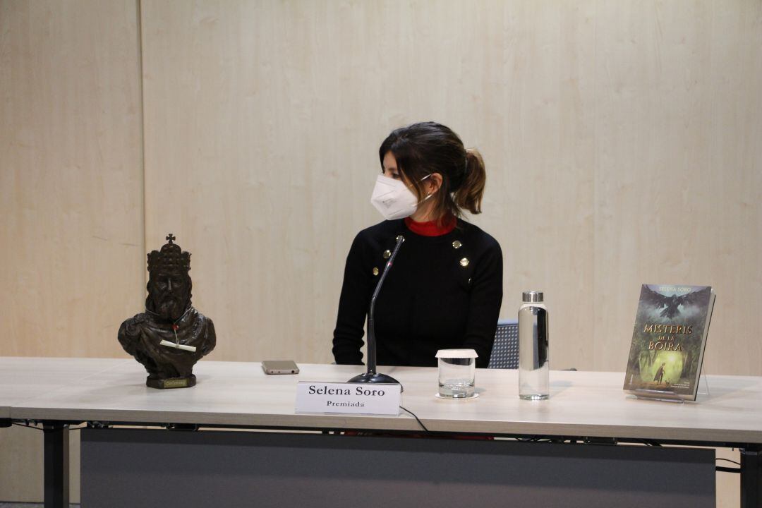 La guardonada, Selena Soro.