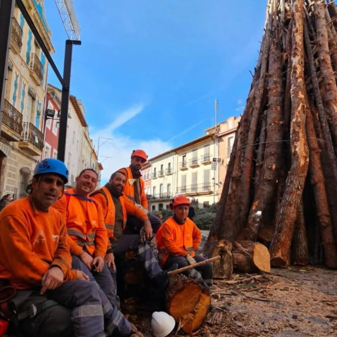 Montadores de la Foguera de Canals 2025