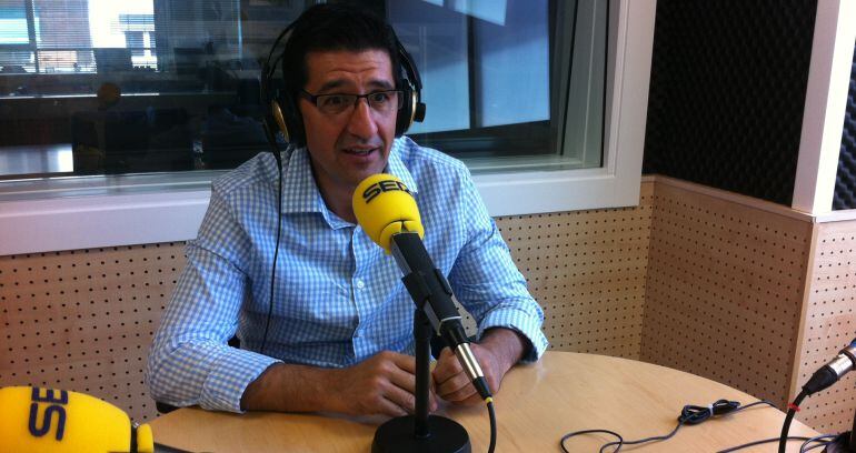 José Manuel Caballero en los estudios de SER Ciudad Real