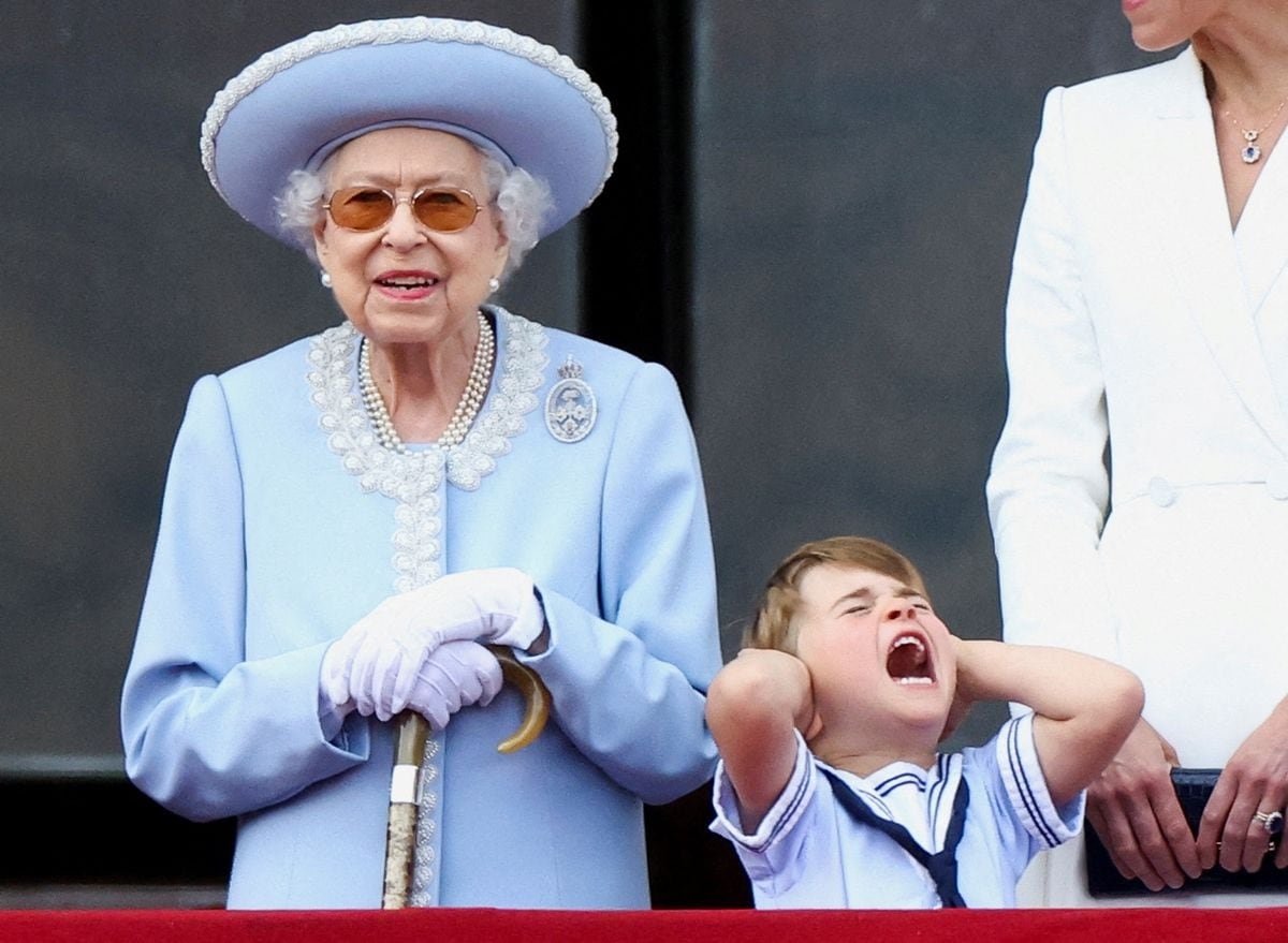 La reina Isabel II de Inglaterra y su bisnieto el príncipe Louis, hijo de Kate Middelton y Guillermo, durante el Jubileo de Platino.