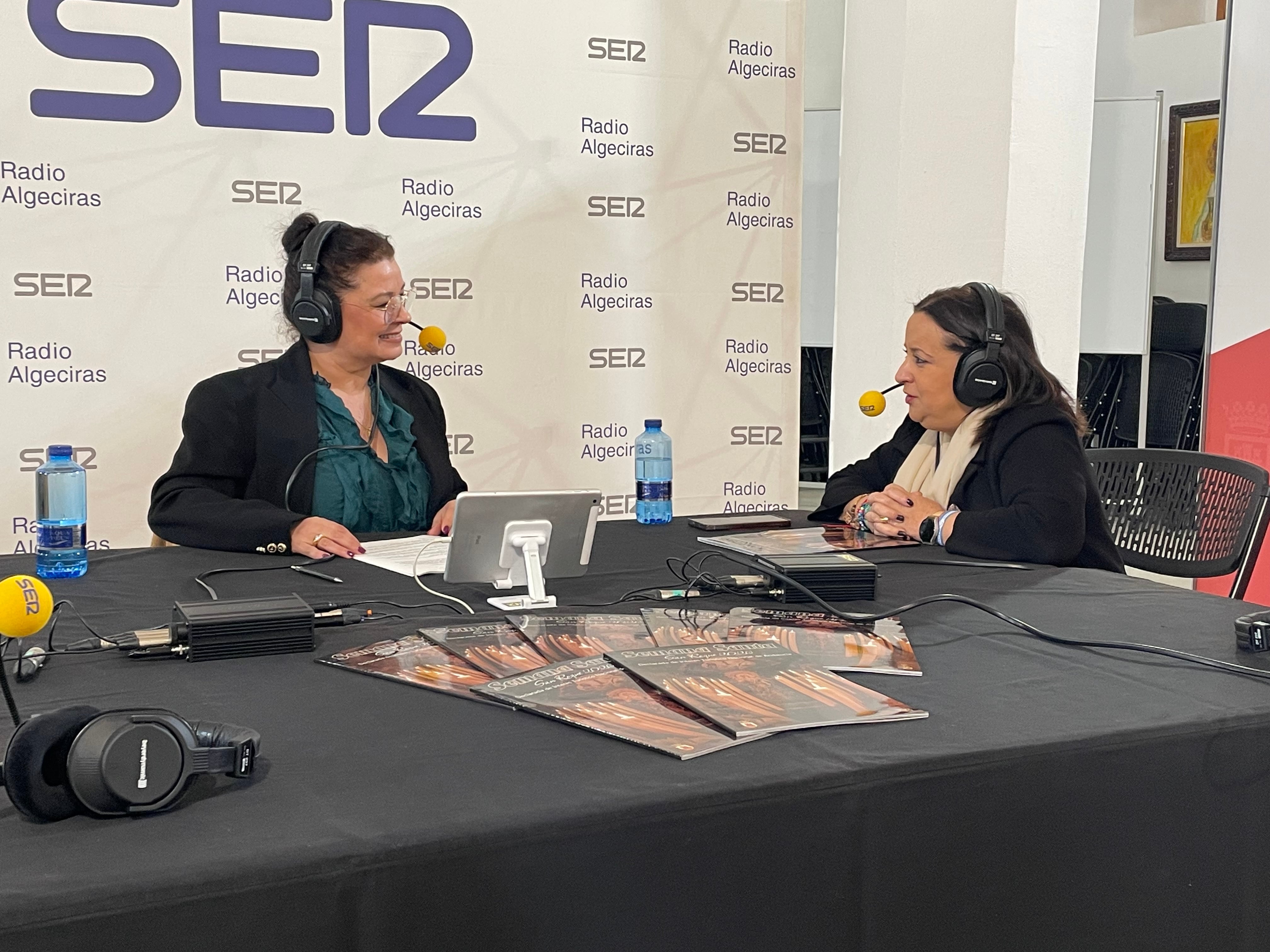 Gloria Masallá y María del Mar Collado, delegada de Tradiciones.