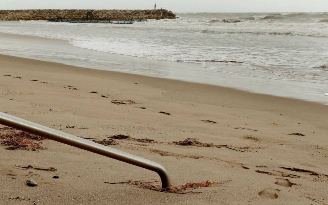 Playa de El Perelló durante la borrasca Gloria, que azotó el mediterráneo en enero de 2020.