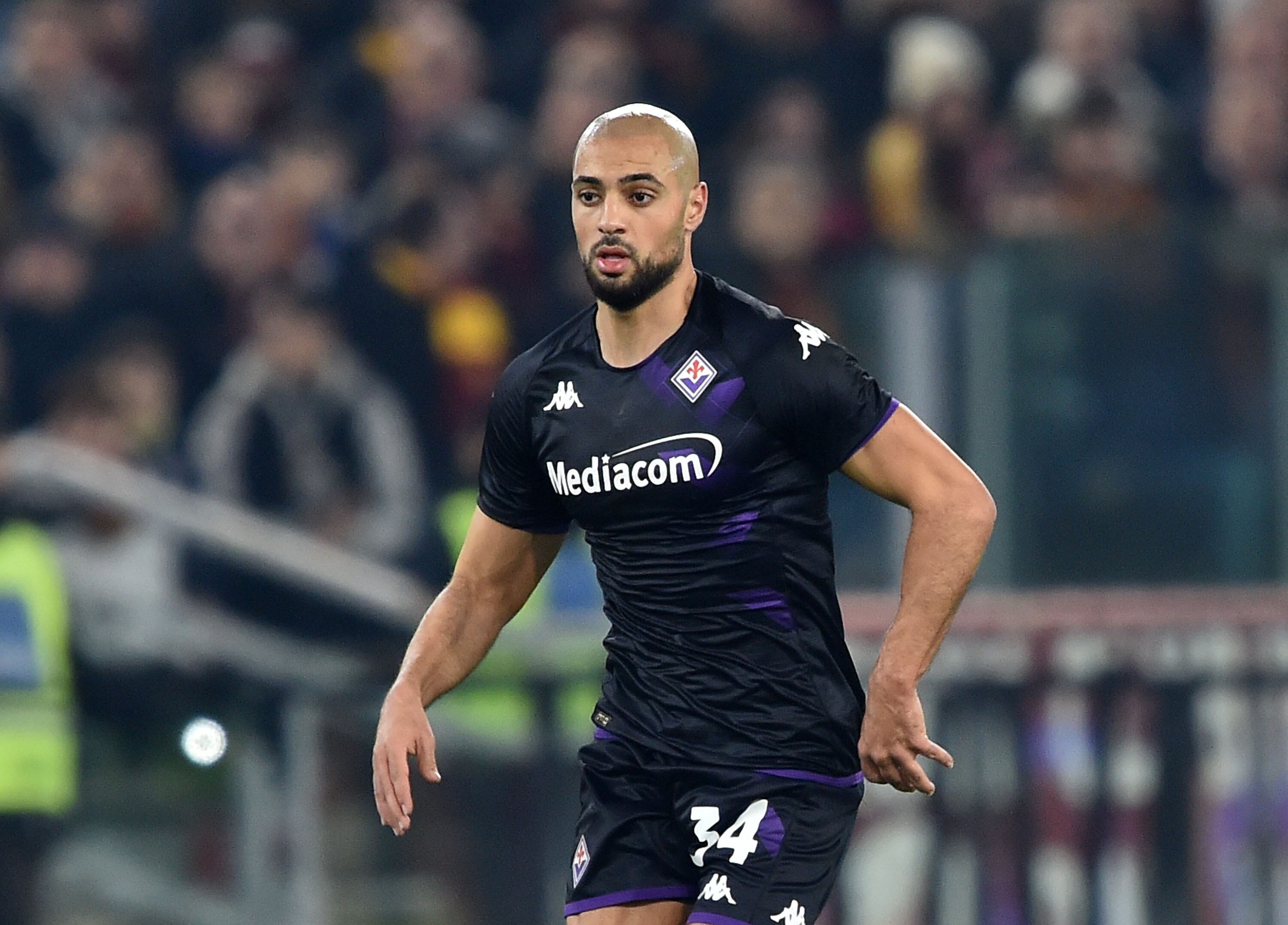 Sofyan Amrabat durante un partido de la Fiorentina.