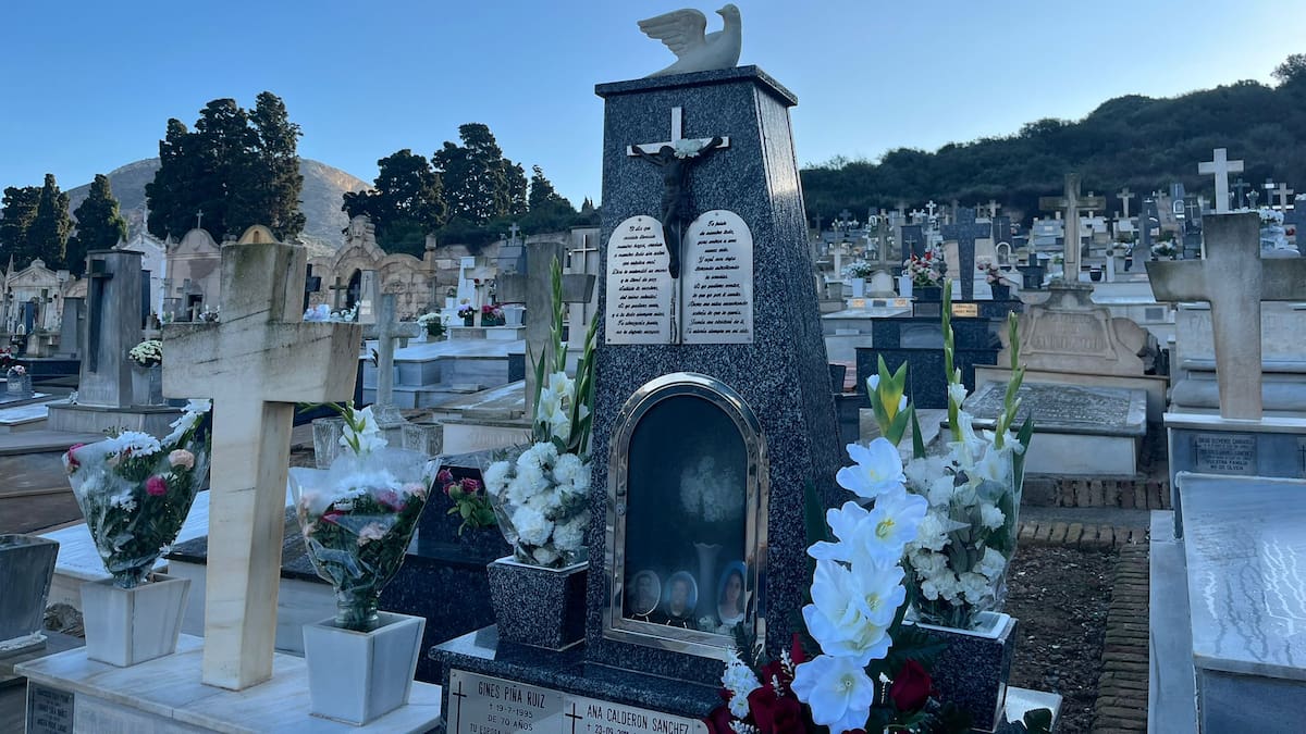 “Nada en un cementerio está puesto al azar”: Las tórtolas del amor eterno y los cipreses del inframundo en los Remedios de Cartagena