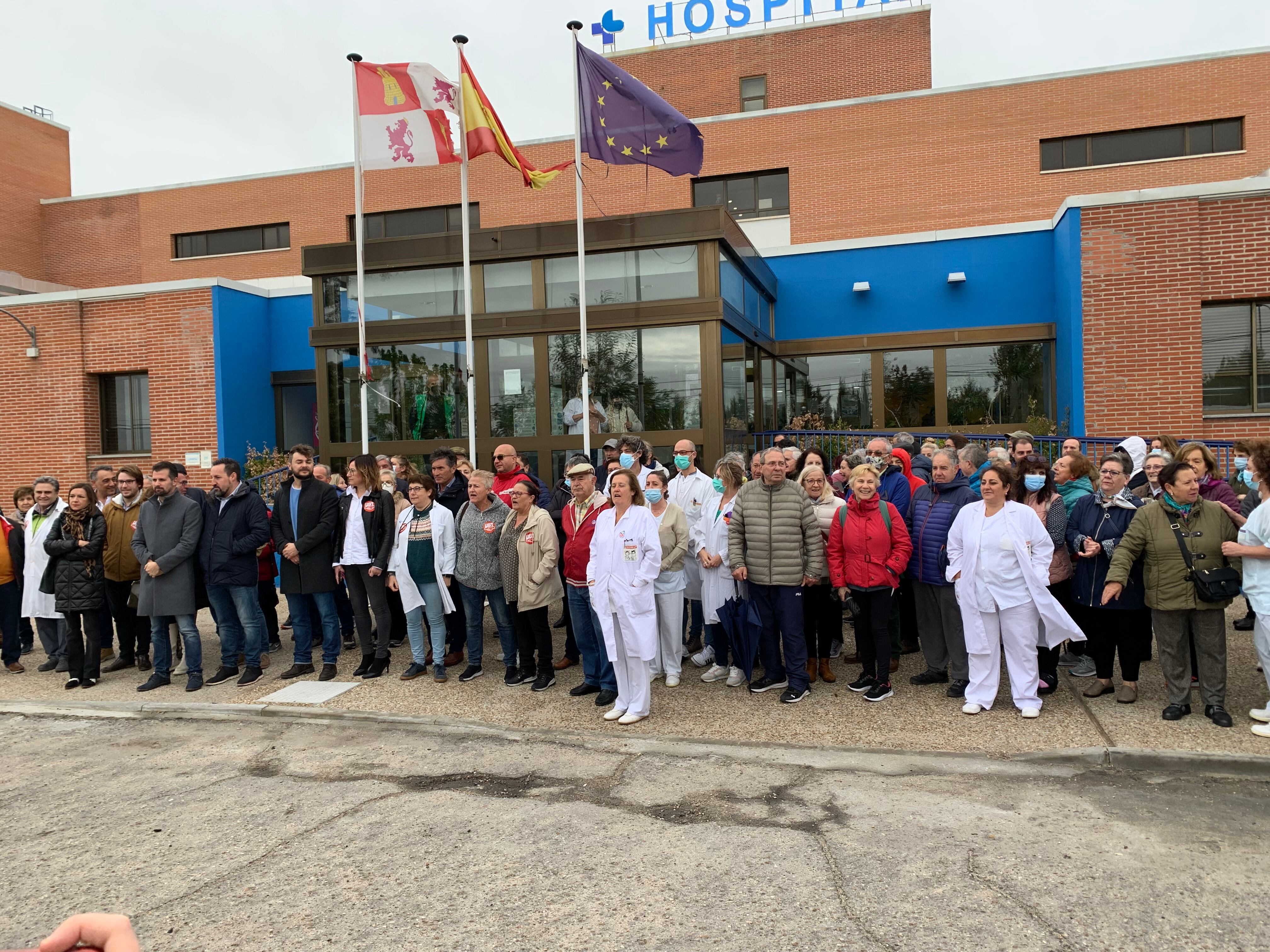 Concentración en defensa del Hospital medinense celebrada hace unos días