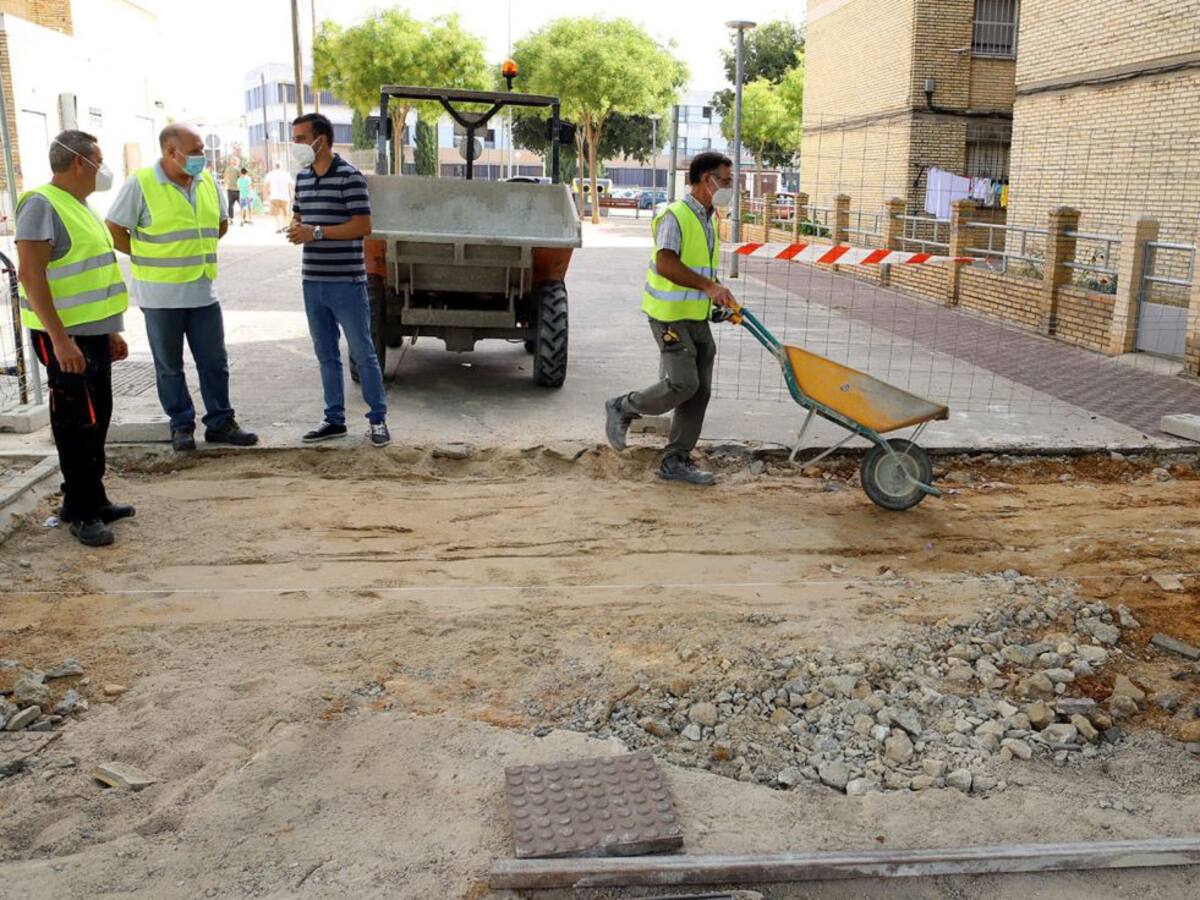 La segunda fase de reformas del acerado de la avenida Tomás García Figueras ya está al 65% de su ejecución