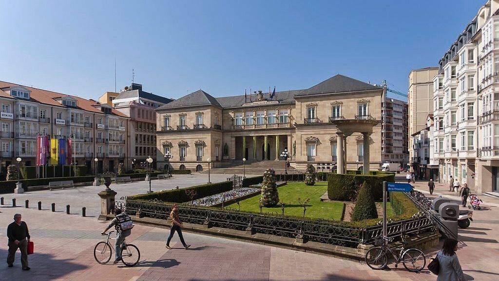 El Palacio de la Provincia, sede del Gobierno foral, es uno de los que suspende