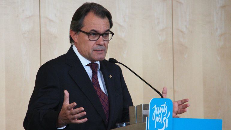 Artur Mas, durante su encuentro con periodistas internacionales