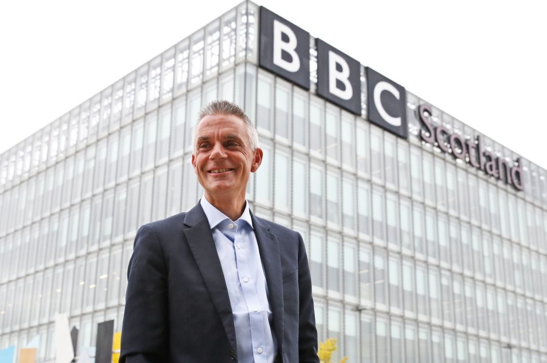 El nuevo director general de la BBC, Tim Davie, en la sede de la BBC en Glasgow (Escocia).