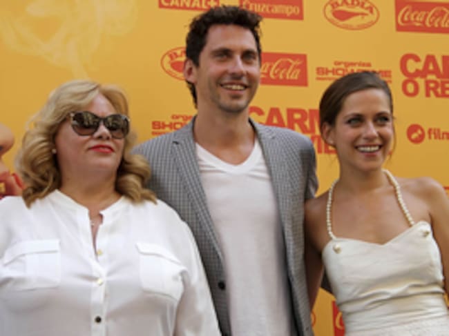 Carmina Barrios, Paco León y María León durante la presentación hoy de la premiada ópera prima del actor, director y productor, 'Carmina o revienta'.