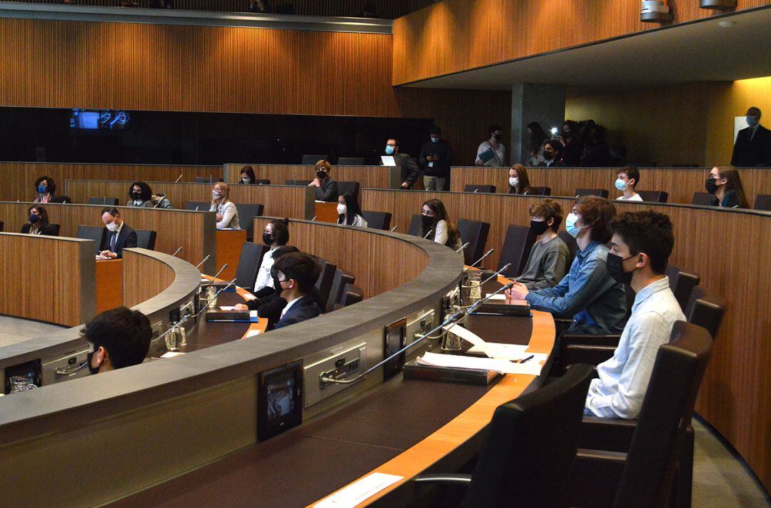 Els joves estudiants, durant la sessió.