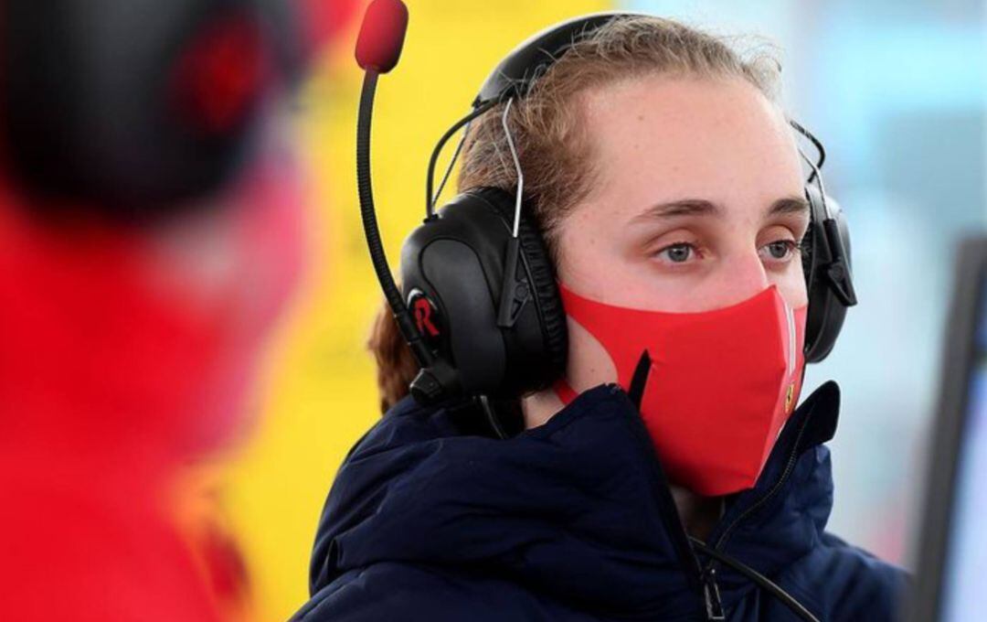 La piloto Maya Weug, en la Academia de Ferrari.