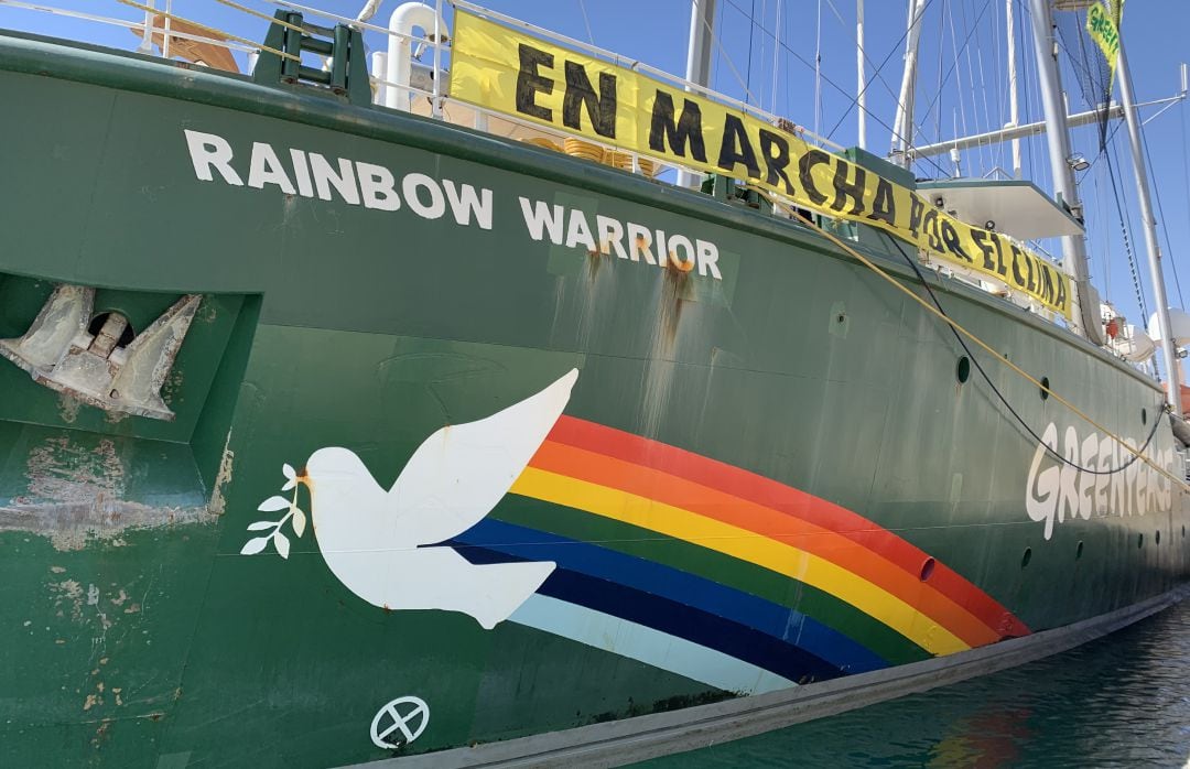 El buque &quot;Rainbow Warrior&quot; de Greenpeace que estará en el Muelle 2 hasta este martes