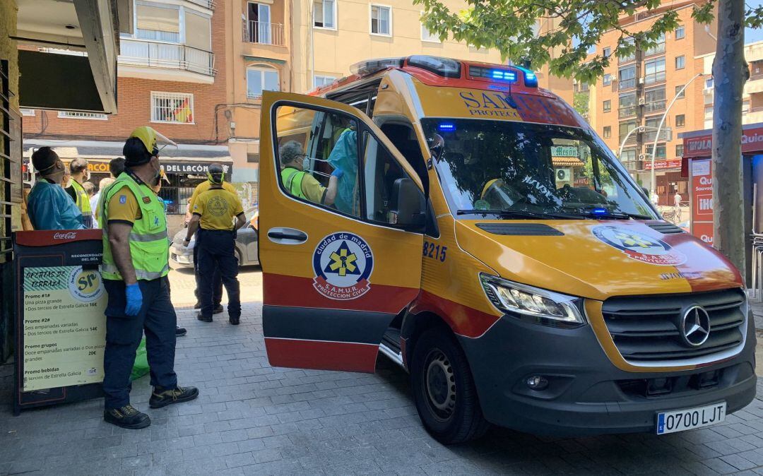 Imagen de archivo de una ambulancia de Samur-Protección Civil.