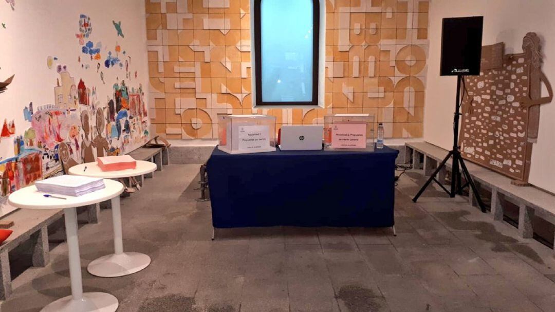 La Casa de la Lectura fue uno de los centros que acogieron las votaciones de los presupuestos participativos de Segovia.