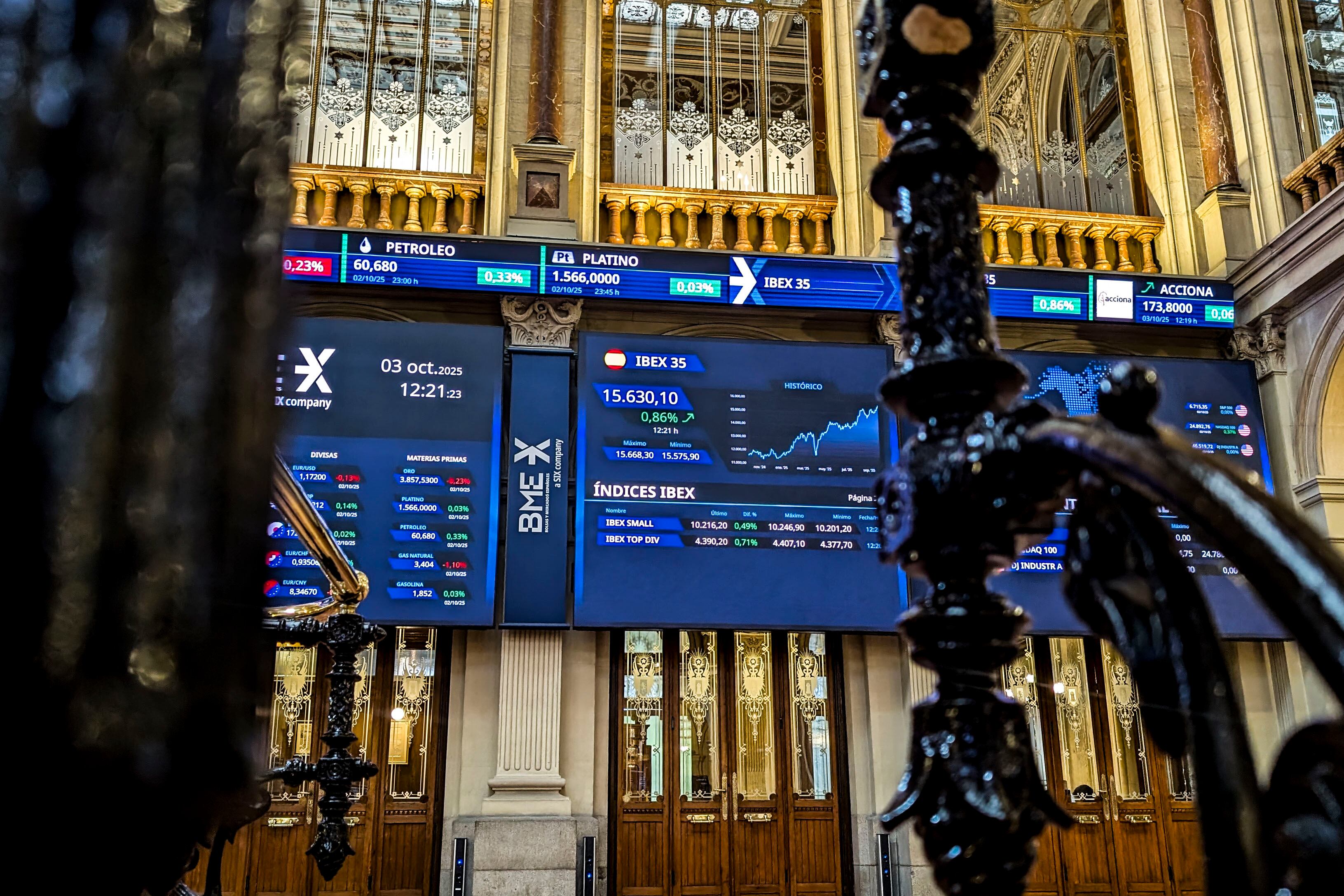 El selectivo de la Bolsa española, IBEX 35, coge fuerza en esta sesión