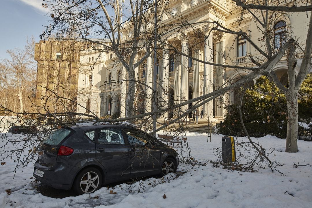 Residuos acumulados en una vía de la capital como resultado de la gran nevada provocada por la borrasca &#039;Filomena&#039;, en Madrid.