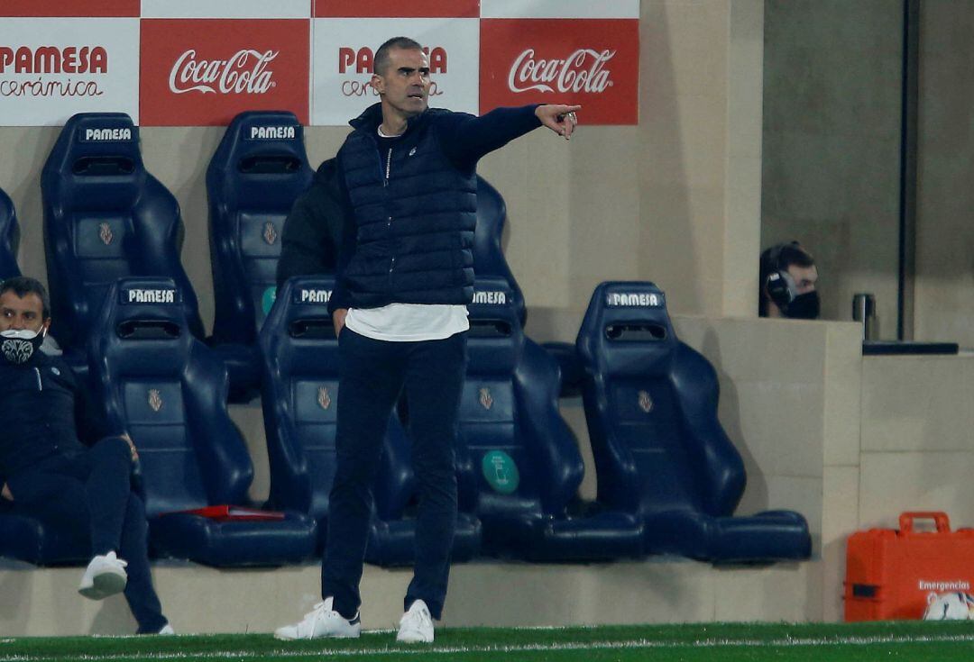  El técnico del Athletic, Gaizka Garitano, durante el encuentro correspondiente a la jornada decimoquinta de primera división que han disputado esta noche frente al Villarreal en el estadio de La Cerámica, en la localidad castellonense. EFE Domenech Castelló.