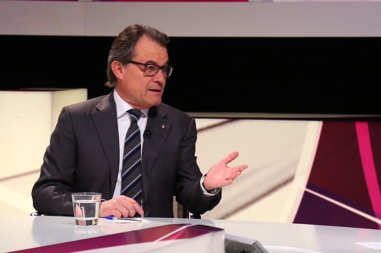 El president de la Generalitat, Artur Mas, durant l&#039;entrevista al programa &quot;.CAT&quot;, de TV3