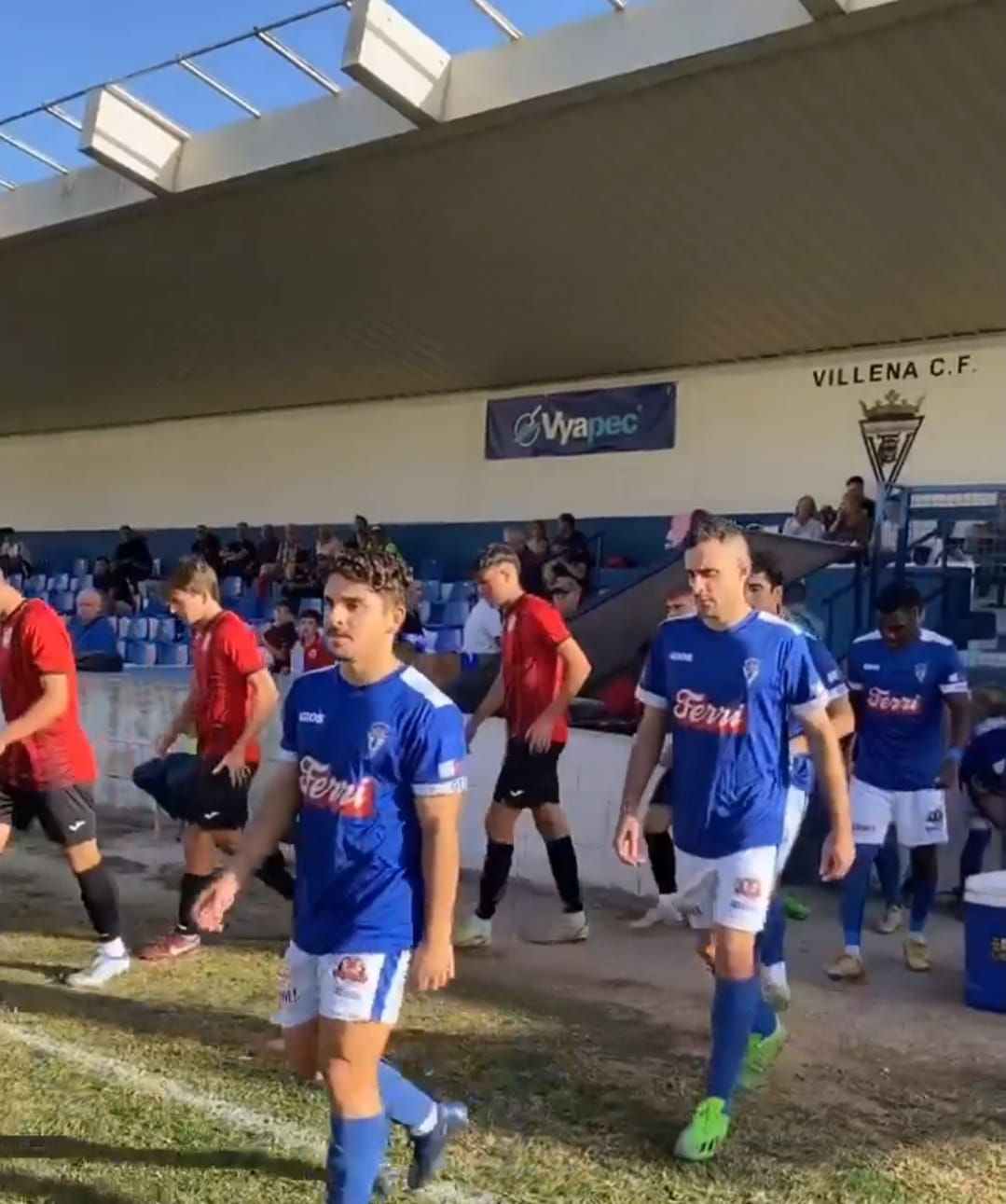 Salida jugadores al campo