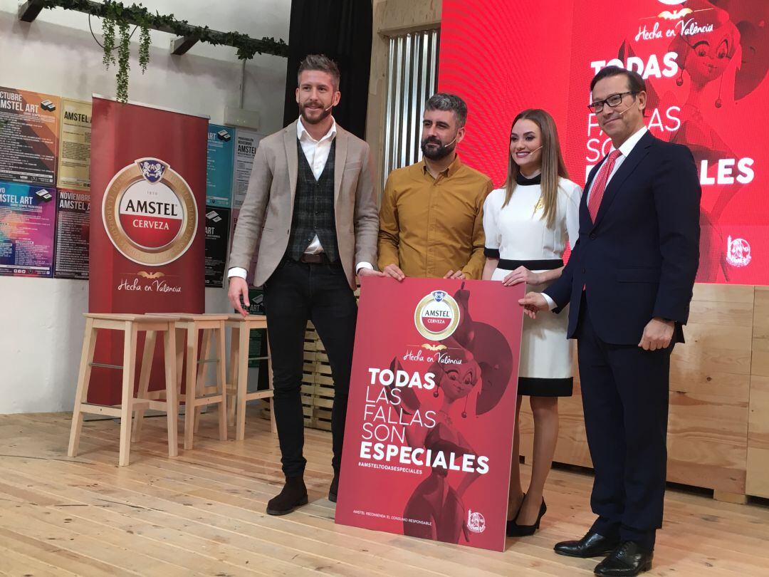 Daniel Quer, responsable de marketing de Amstel, Pablo Mazo, Director Regional Relaciones Institucionales de HEINEKEN España, Pere Fuset, concejal de Cultura Festiva del Ayuntamiento de València , Consuelo Llobell, Fallera Mayor de València 2020  