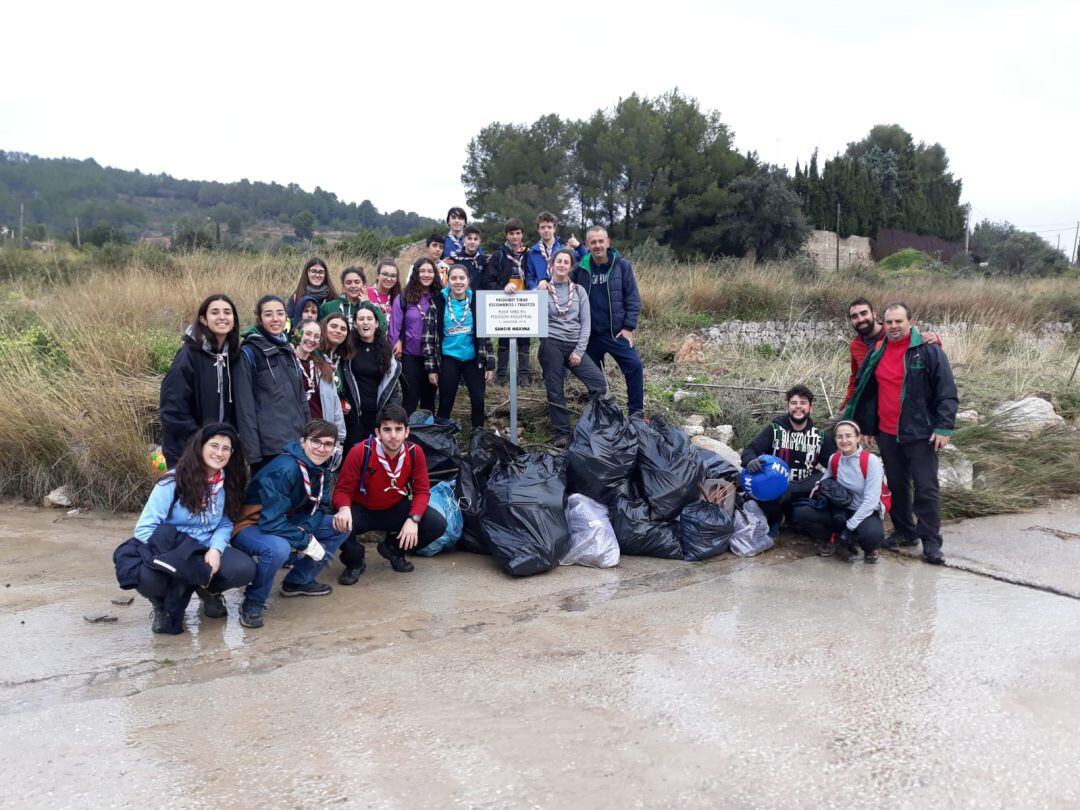 Grupo de voluntarios en Villalonga 