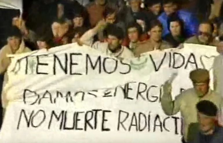 Imagen de la manifestación celebrada en Aldeadávila de la Ribera (Salamanca) en abril de 1987.