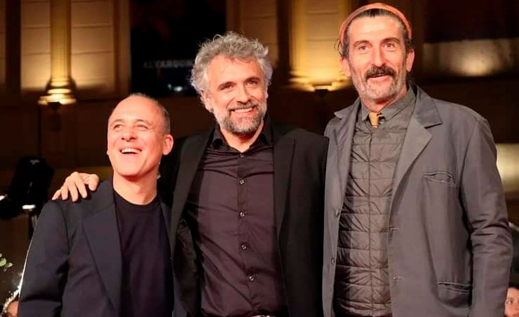 Pau Durà junt als actors Javier Gutiérrez i Luis Zahera en el Festival de Málaga