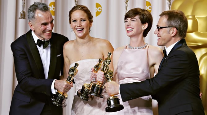 Los cuatro actores ganadores del Oscar - (De izquierda a derecha) -  Daniel Day Lewis, Jennifer Lawrence, Anne Hathaway y Christoph Walz